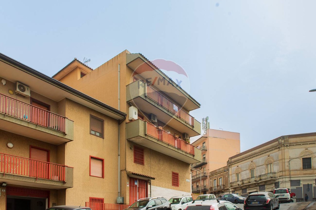 Appartamento in Via mediterraneo, Paternò, 5 locali, 2 bagni, con box