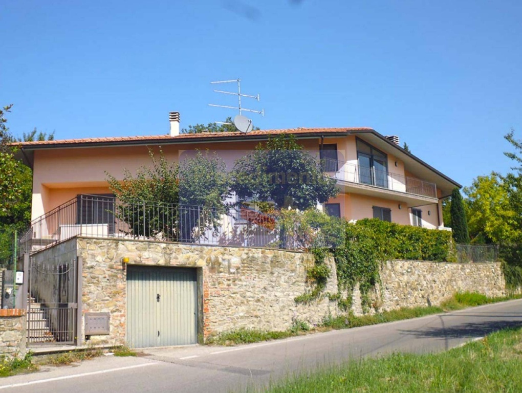 Appartamento in Via delle Conserve, Arezzo, 6 locali, 3 bagni, con box