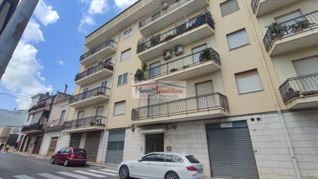 Appartamento in Via Antonio Gramsci 10, Cassano delle Murge, 5 locali