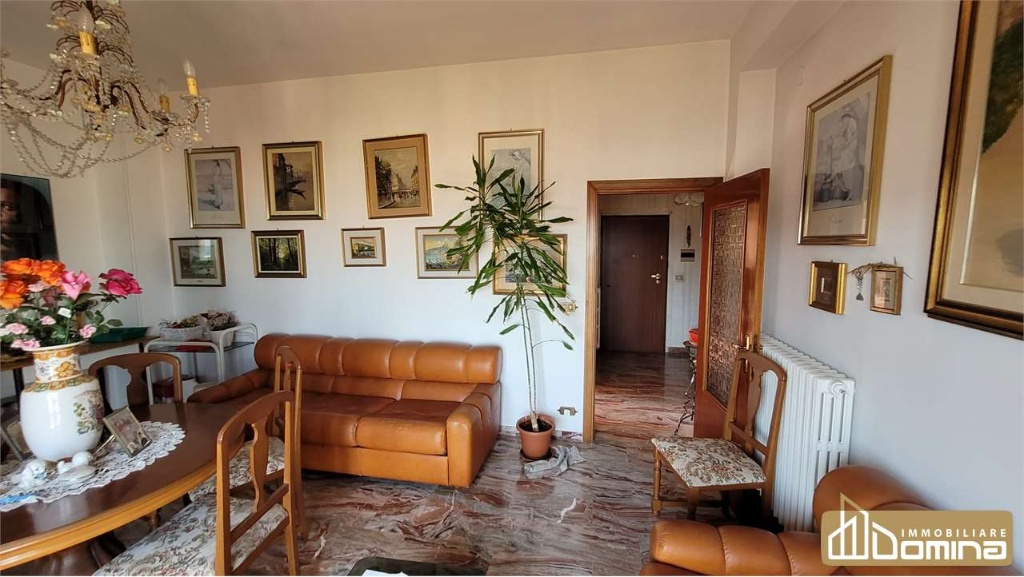 Appartamento in QUARNARO 13, Ancona, 7 locali, 1 bagno, garage, 125 m²