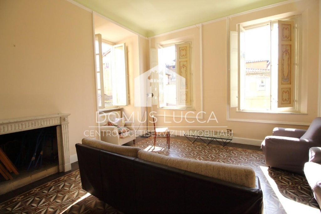 Quadrilocale a Lucca, 2 bagni, 90 m², 2° piano, da ristrutturare