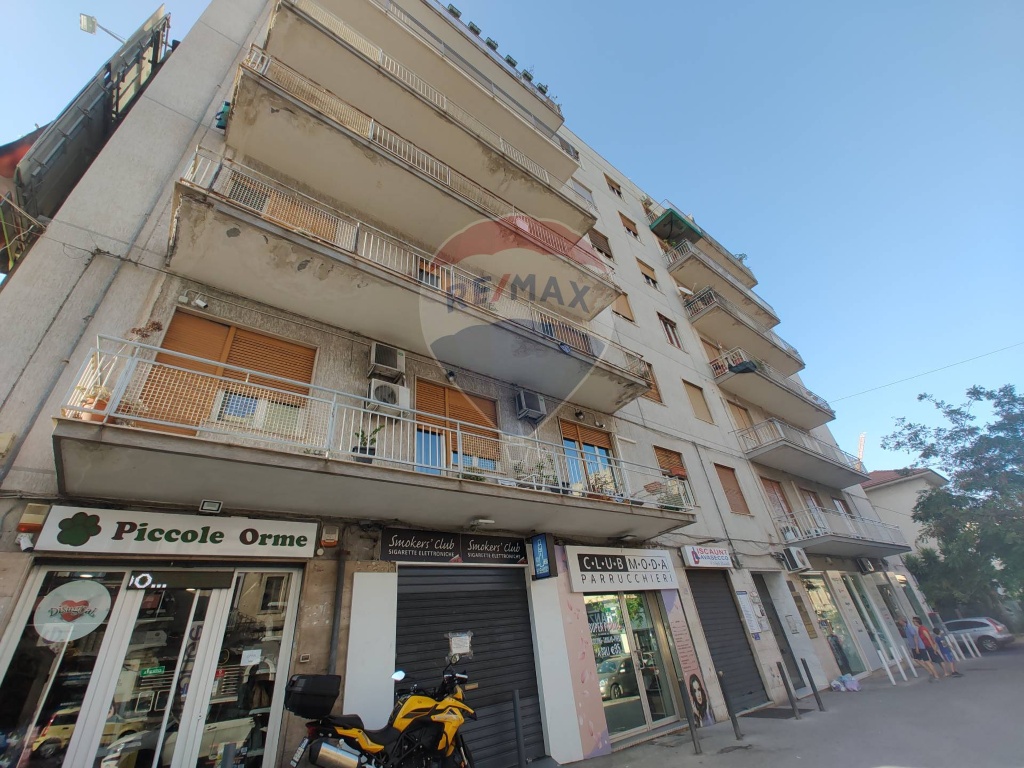 Appartamento in Viale Mario Rapisardi, Catania, 6 locali, 2 bagni