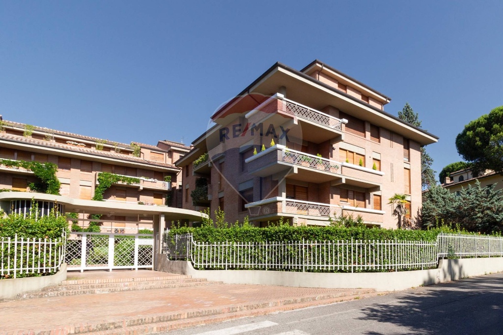 Appartamento in STRADA DI MALIZIA, Siena, 5 locali, 2 bagni, con box