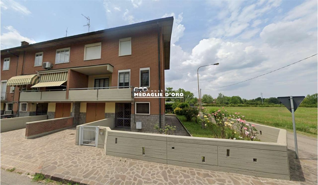 Villa a schiera in Strada Albareto 389, Modena, 5 locali, 2 bagni