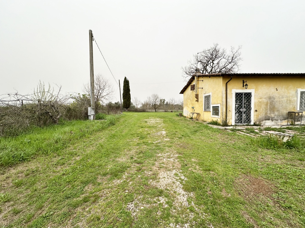 Casa indipendente in Località Cava Cacciano snc, Civita Castellana