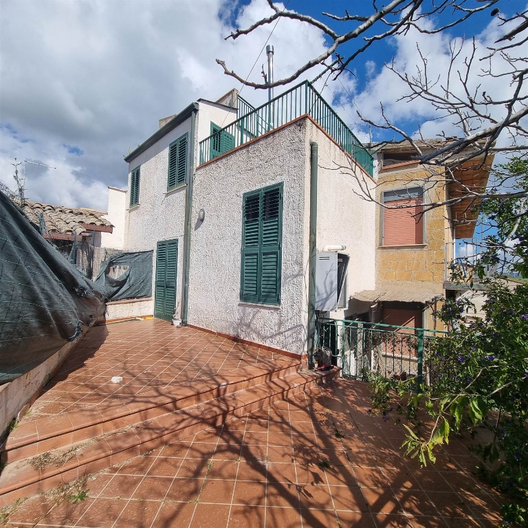 Villa a Caltanissetta, 3 locali, 2 bagni, giardino privato, 95 m²