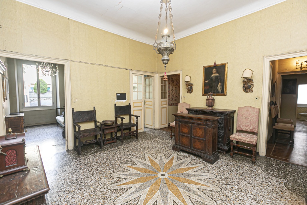 Appartamento in Via Palestro 8, Genova, 10 locali, 2 bagni, 188 m²