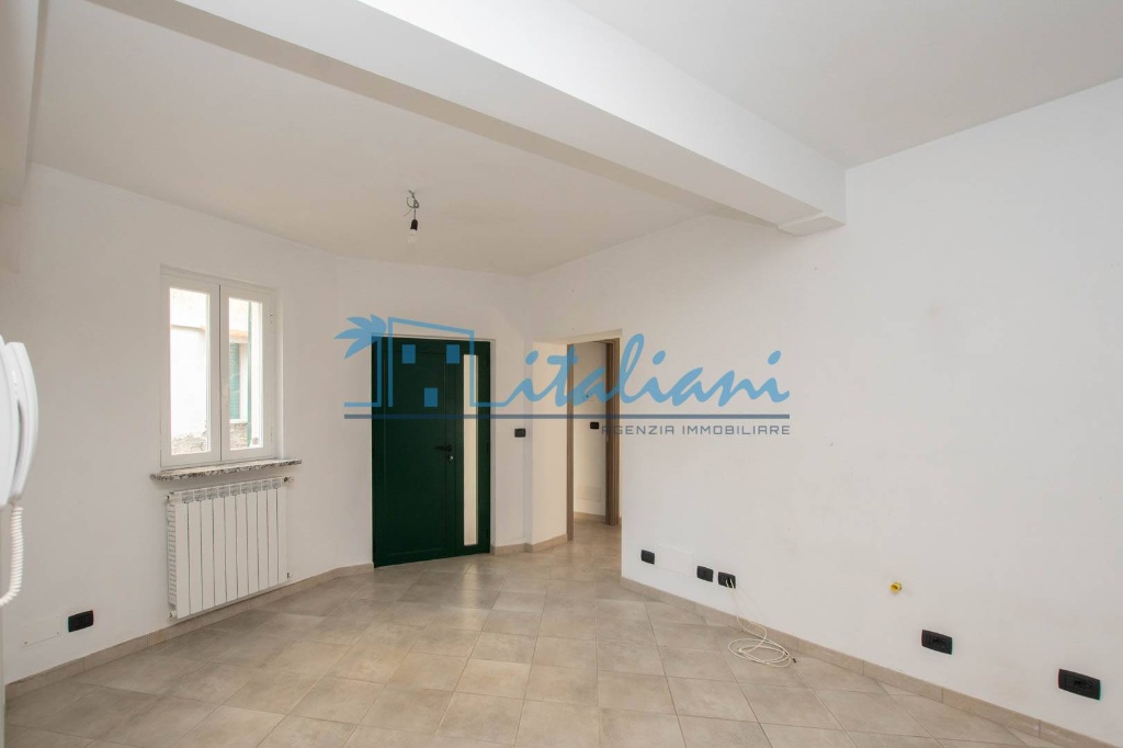 Appartamento in Via Emilio Vecchia, Varazze, 5 locali, 2 bagni, 135 m²