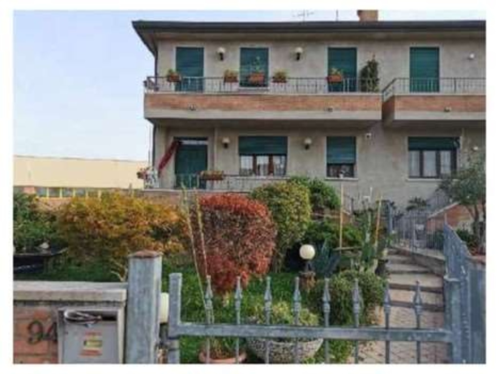 Appartamento in Via Circonvallazione 94, Cavarzere, 6 locali, 2 bagni