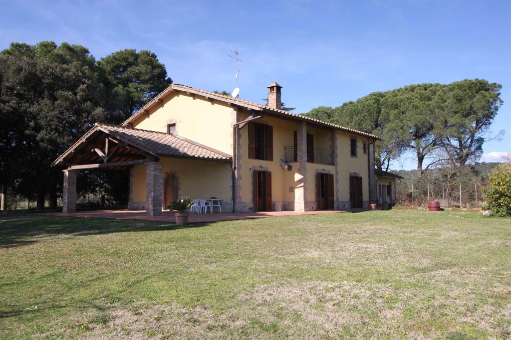 Villa in Strada del Bottegone 21, Grosseto, 10 locali, 3 bagni, 270 m²