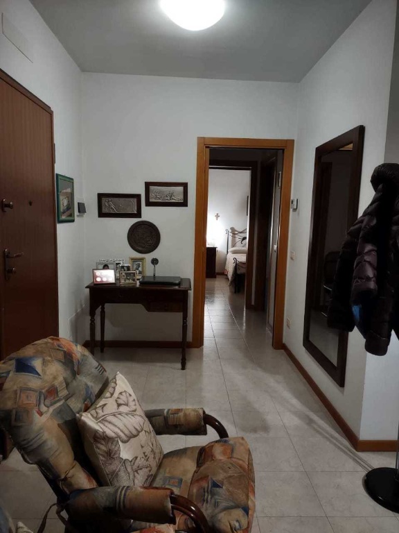 Appartamento in Via Del Lavatoio 5, Jesi, 1 bagno, garage, arredato