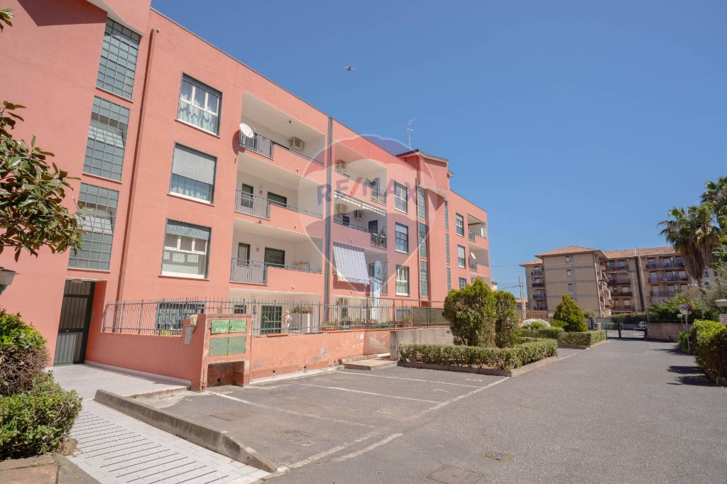 Appartamento in Via Giuseppe Antonio Borgese, Catania, 5 locali