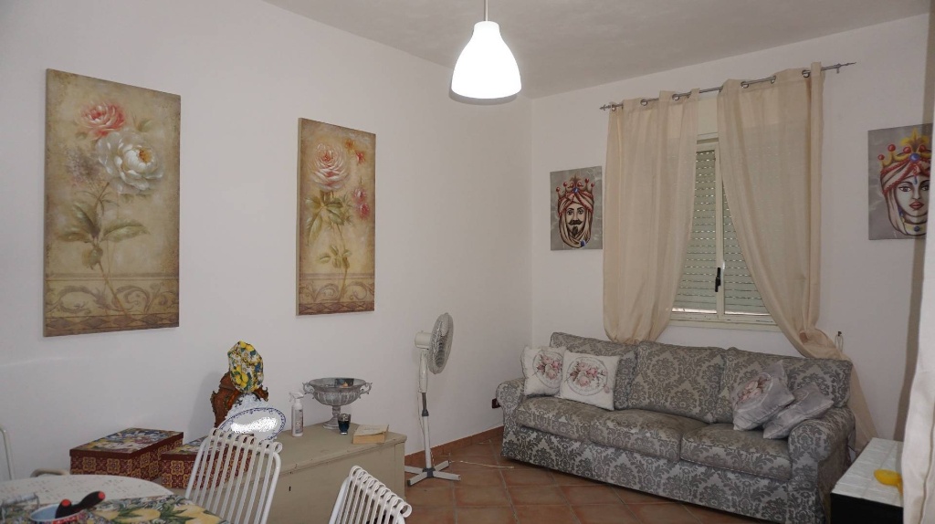 Casa indipendente in Via 38, Castelvetrano, 4 locali, 1 bagno, con box