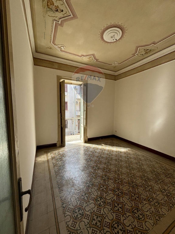 Appartamento in Via Cardinale Tomasi, Palermo, 5 locali, 1 bagno