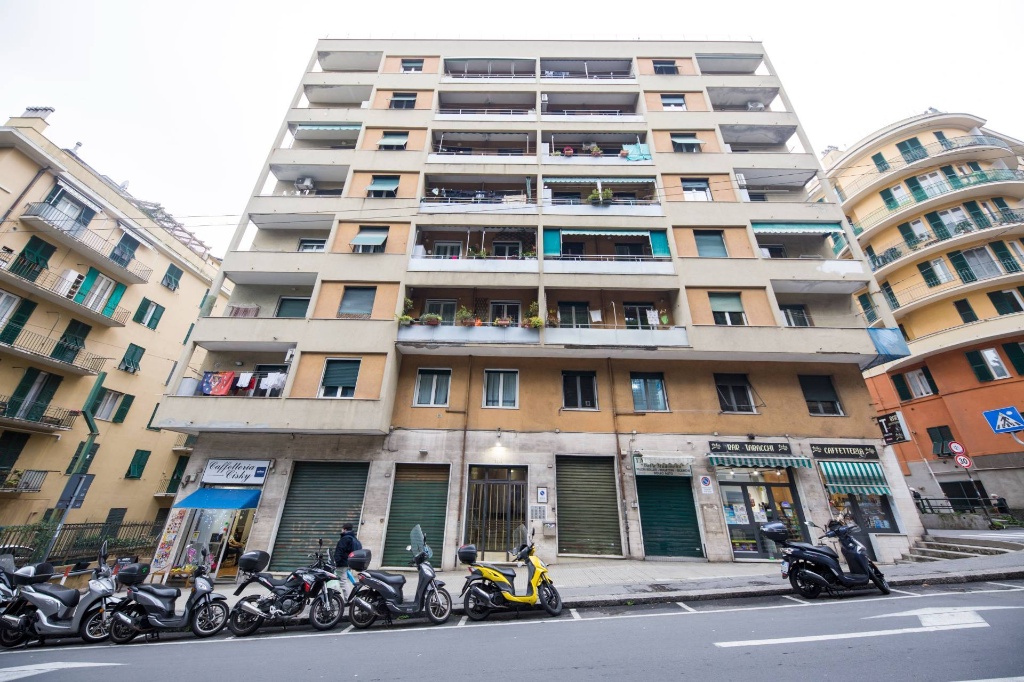Appartamento in Via Donghi, Genova, 6 locali, 1 bagno, 93 m², 1° piano