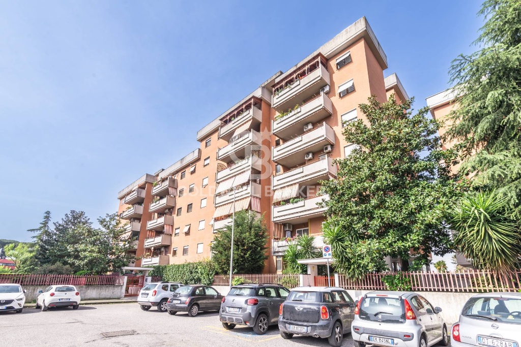 Appartamento in Via Giuseppe Rosaccio, Roma, 5 locali, 2 bagni, 108 m²