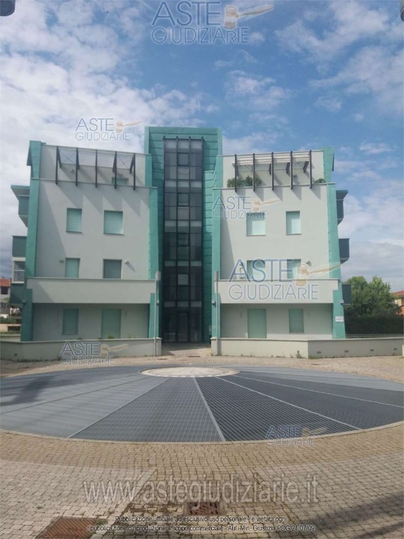 Palazzo in Piazza trieste, Pontedera, 2 locali, 2 bagni, 67 m²