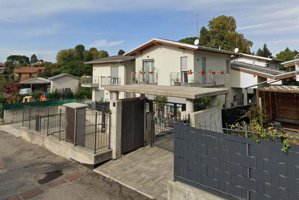 Appartamento in Via Salita Antica Pieve, Appiano Gentile, 7 locali