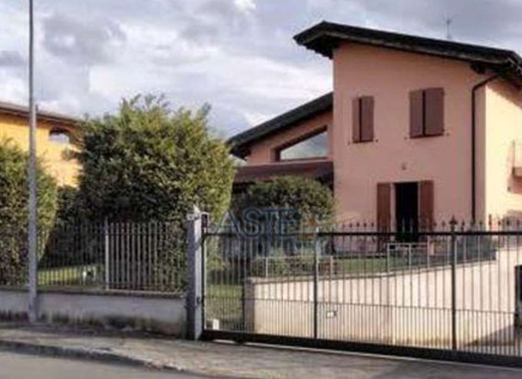 Villa in Via Antonio Folonari 45, Roccafranca, 4 locali, 2 bagni