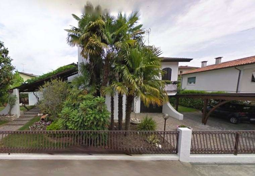 Villa a schiera in Via Aleardi 6, Eraclea, 10 locali, 3 bagni, garage