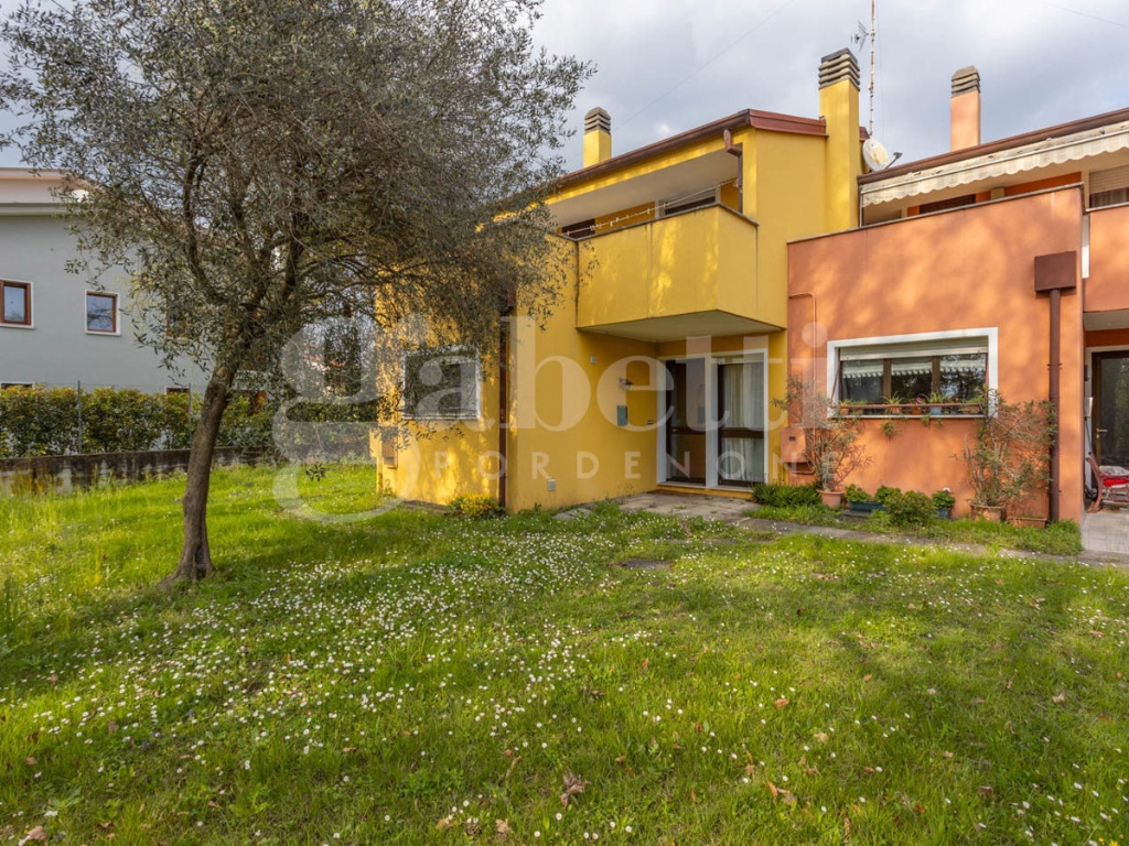 Villa a schiera in Via Cappuccini 73, Pordenone, 6 locali, 2 bagni