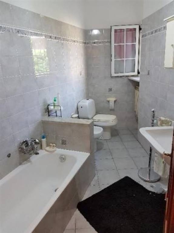 Quadrilocale a Vezzano Ligure, 1 bagno, arredato, 90 m² in vendita
