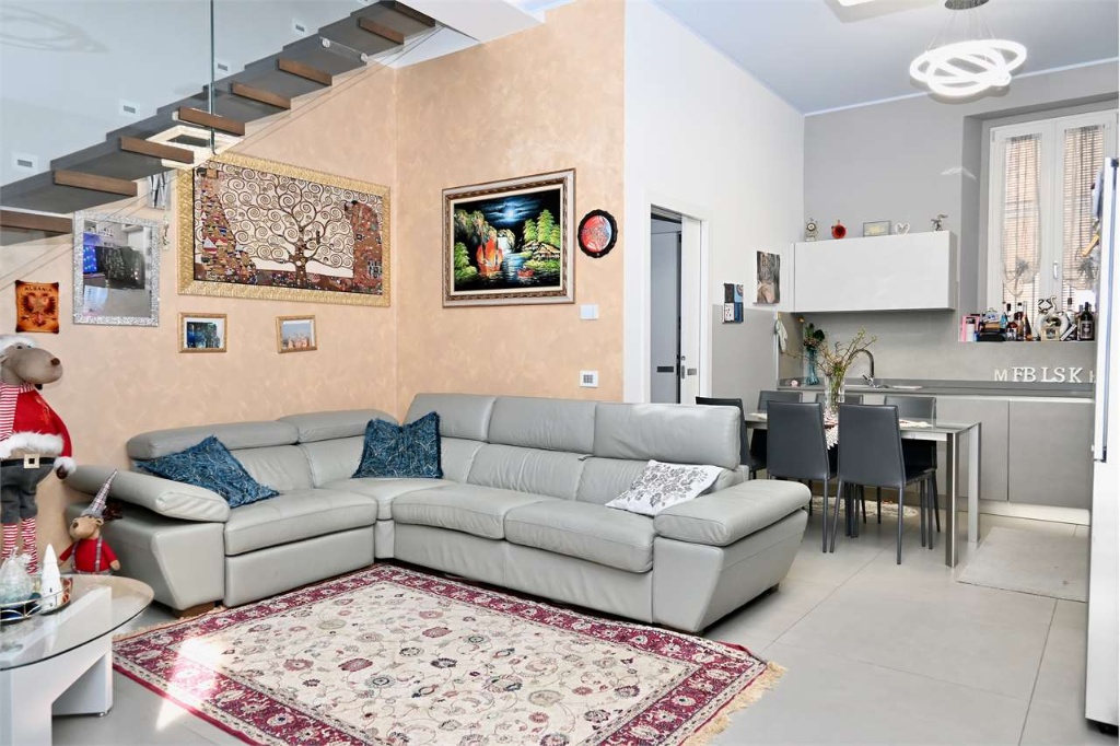 Appartamento in Via Trieste 2, Rho, 6 locali, 2 bagni, garage, 100 m²