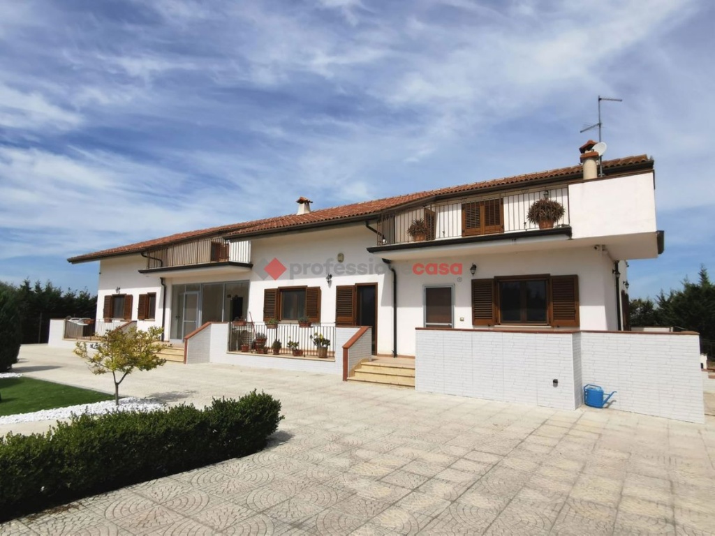 Villa in Contrada PIETRAFITTA KM0700, Foggia, posto auto, 550 m²