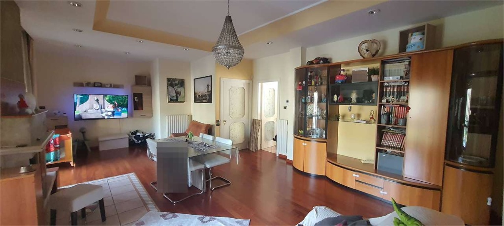 Quadrilocale a Baronissi, 3 bagni, 170 m², 1° piano in vendita