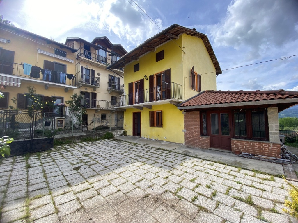 Villa singola in Via Giuseppe Mazzini 38, Perosa Canavese, 4 locali
