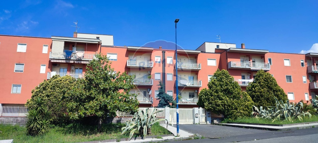 Appartamento in Via Alfio Sacerdote Barbagallo, Pedara, 5 locali