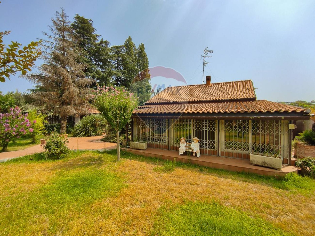 Villa in Via Tarderia, Pedara, 4 locali, 1 bagno, giardino privato