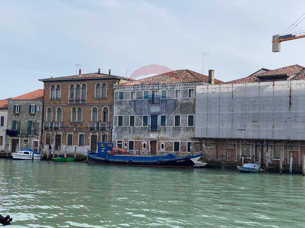 Palazzo in Fondamenta Antonio Colleoni, Venezia, 9 locali, 3 bagni