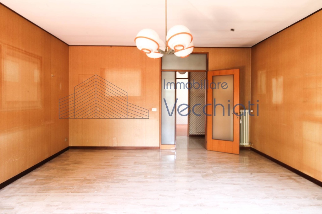 Appartamento in Via Verga, Treviso, 5 locali, 2 bagni, con box, 115 m²