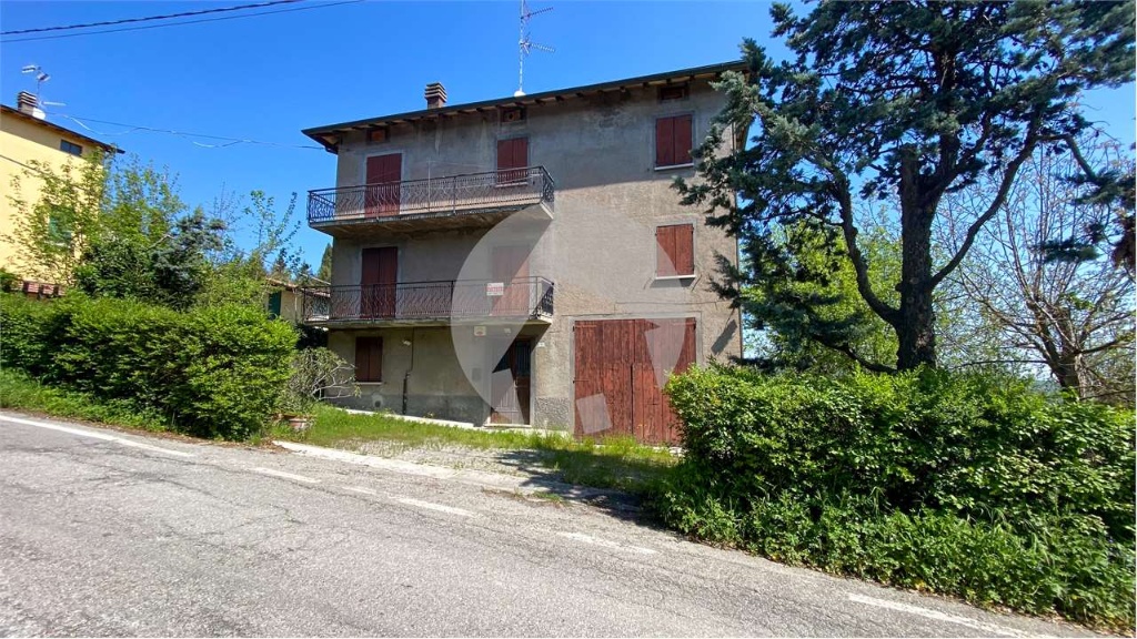 Casa indipendente in Via Crocetta 1, Viano, 11 locali, 2 bagni, garage
