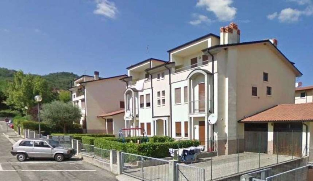 Appartamento in Via Puccini, Zermeghedo, 6 locali, 1 bagno, garage