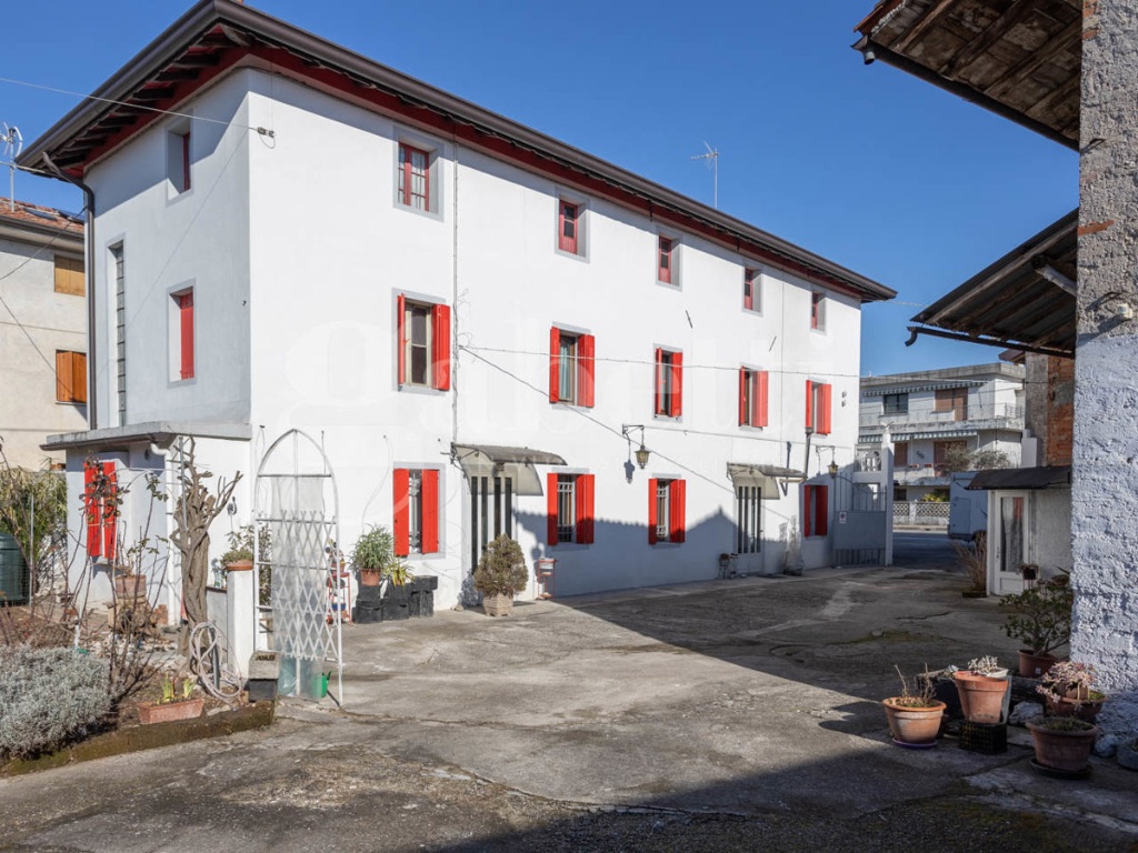 Casa indipendente in Via Villa 80, Casarsa della Delizia, 9 locali