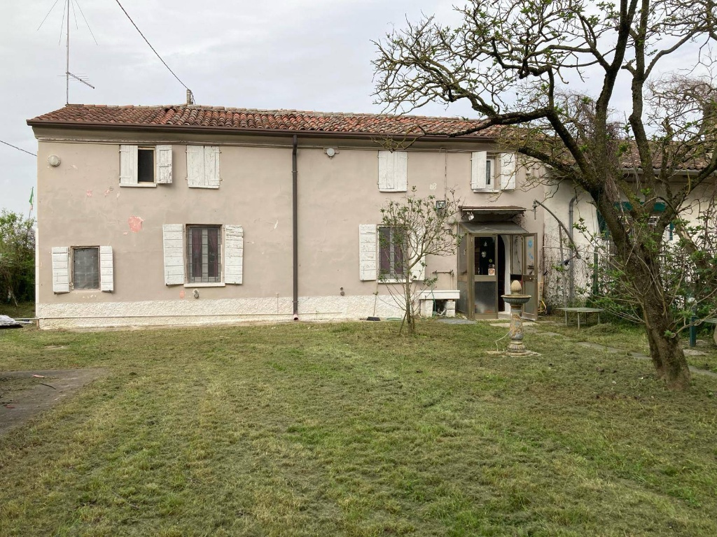Casa indipendente in Via chiarella, Borgo Virgilio, 4 locali, 1 bagno