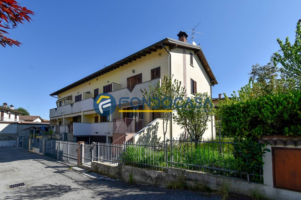 Villa a schiera in Via De Gasperi, Borghetto Lodigiano, 4 locali