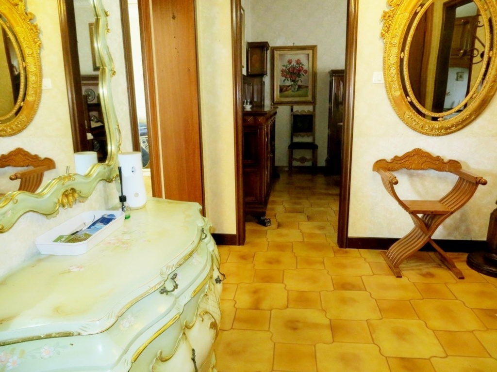 Quadrilocale in Via Strozzi, Siena, 1 bagno, 85 m² in vendita
