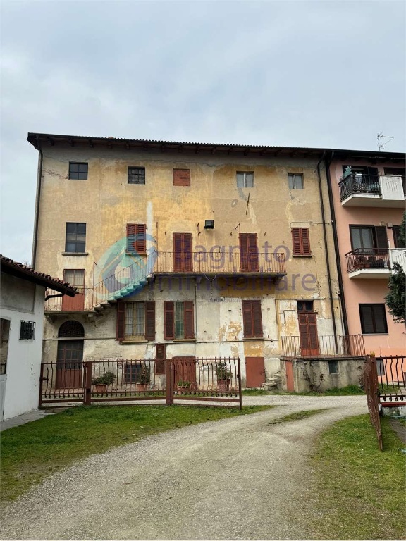 Rustico in Via Pier Lombardo 69, Novara, 6 locali, 1 bagno, garage