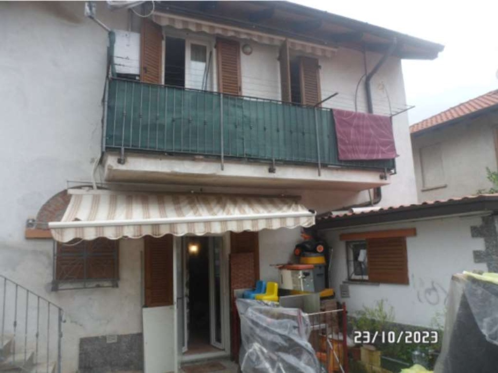 Appartamento in Via Villa Canonico 14, Desio, 6 locali, 2 bagni
