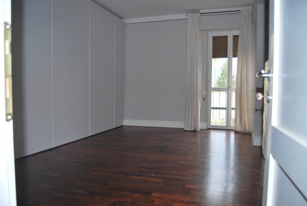 Appartamento a Pistoia, 5 locali, 1 bagno, 95 m², 1° piano in vendita