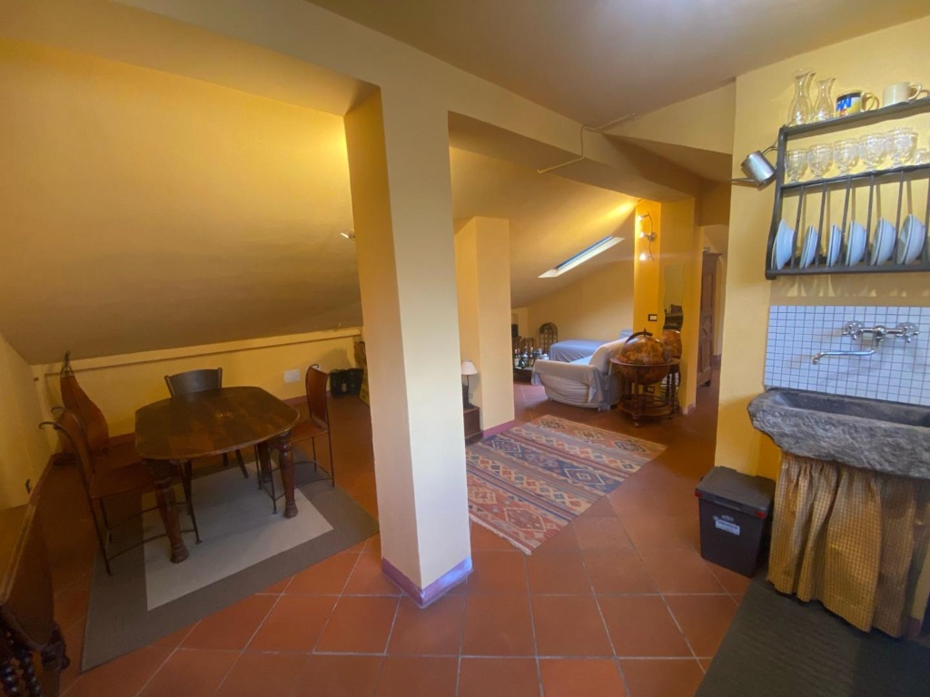 Attico a Lucca, 2 locali, 1 bagno, arredato, 55 m², 4° piano