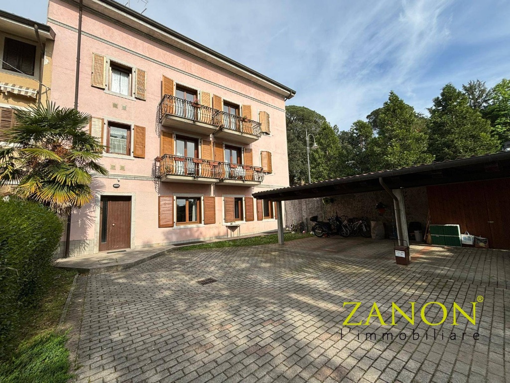 Appartamento in Viale 20 settembre, Gorizia, 5 locali, 1 bagno, 121 m²
