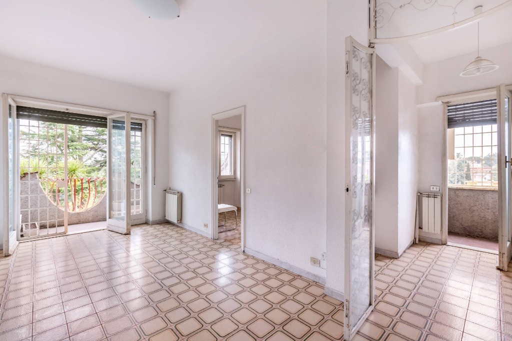 Bilocale in Via Raffaele Stasi, Roma, 1 bagno, 42 m², da ristrutturare