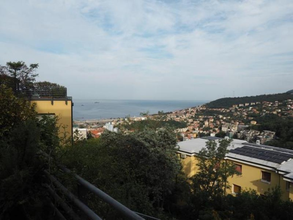 Bilocale a Trieste, 1 bagno, giardino privato, 71 m², 2° piano