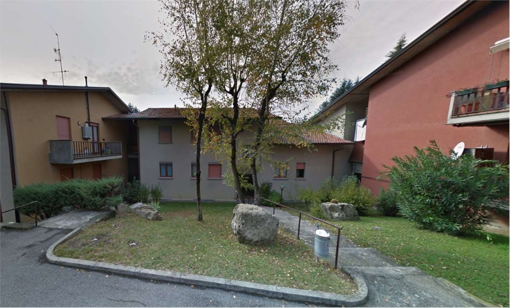 Bilocale in Vicolo Bosco 6, Caprino Bergamasco, 1 bagno, 71 m²