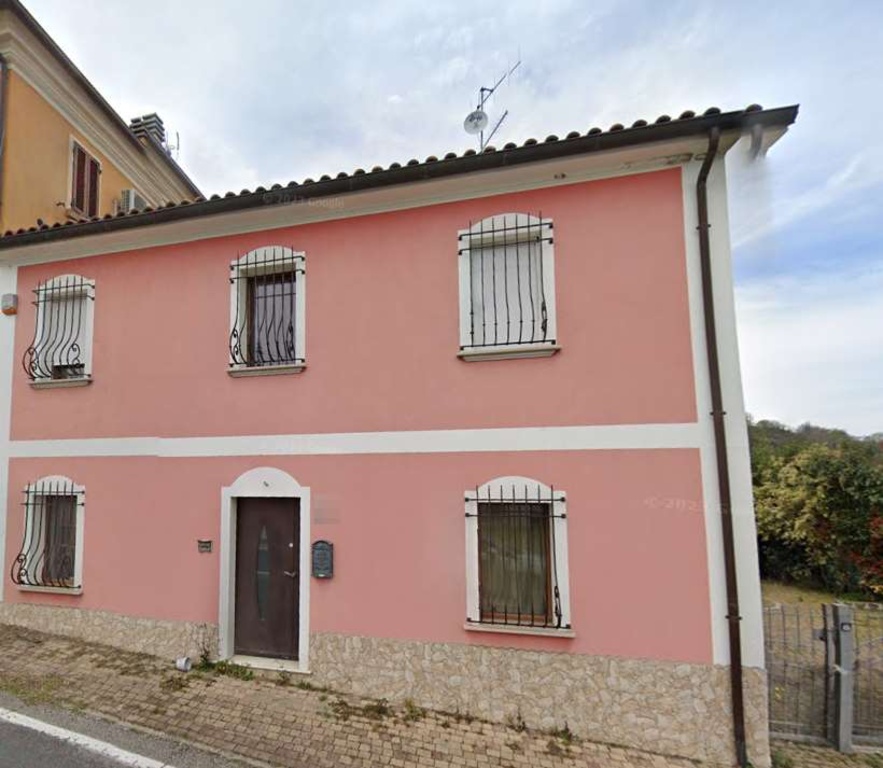 Villa a schiera in Via Spazzaforno, Montegridolfo, 10 locali, garage