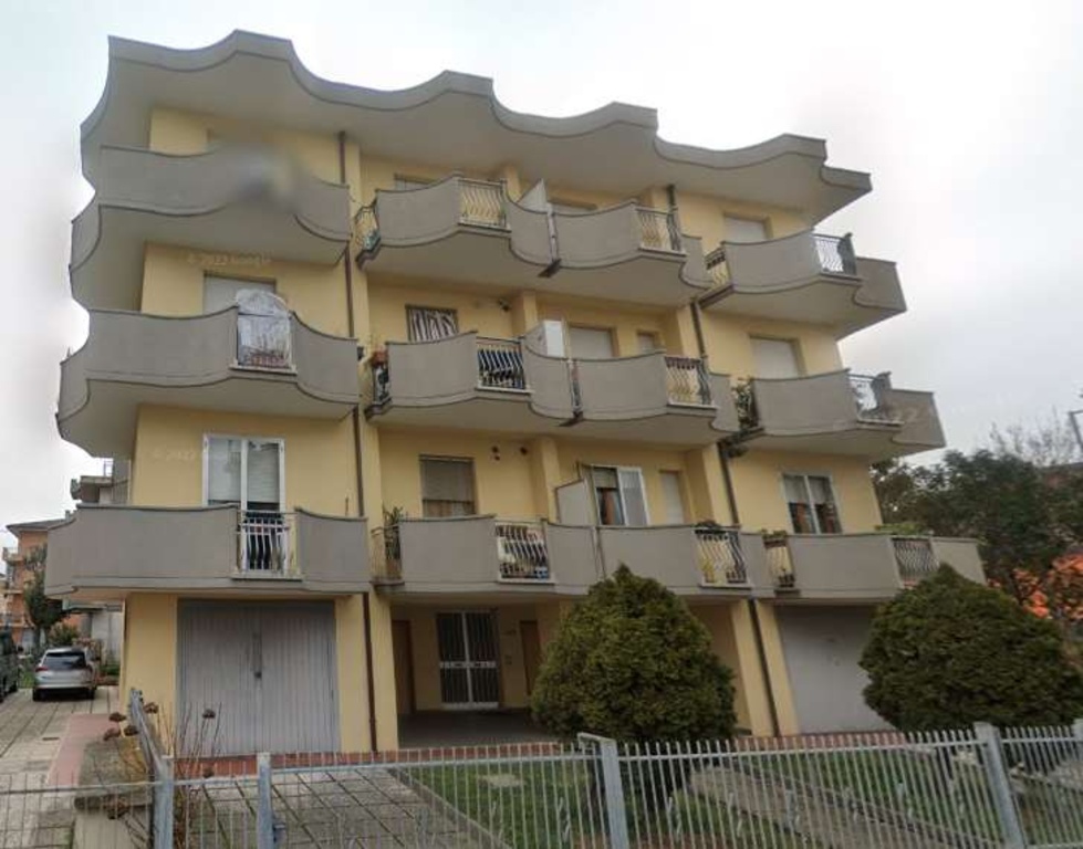 Appartamento in Via dell'Iride, Rimini, 6 locali, garage, 112 m²